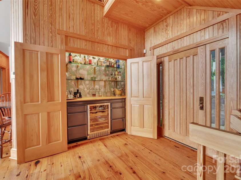 363 Lakeside Drive, Lake Toxaway, NC 28747.  MLS# CAR4292678, YatesRealty ID 34358. 