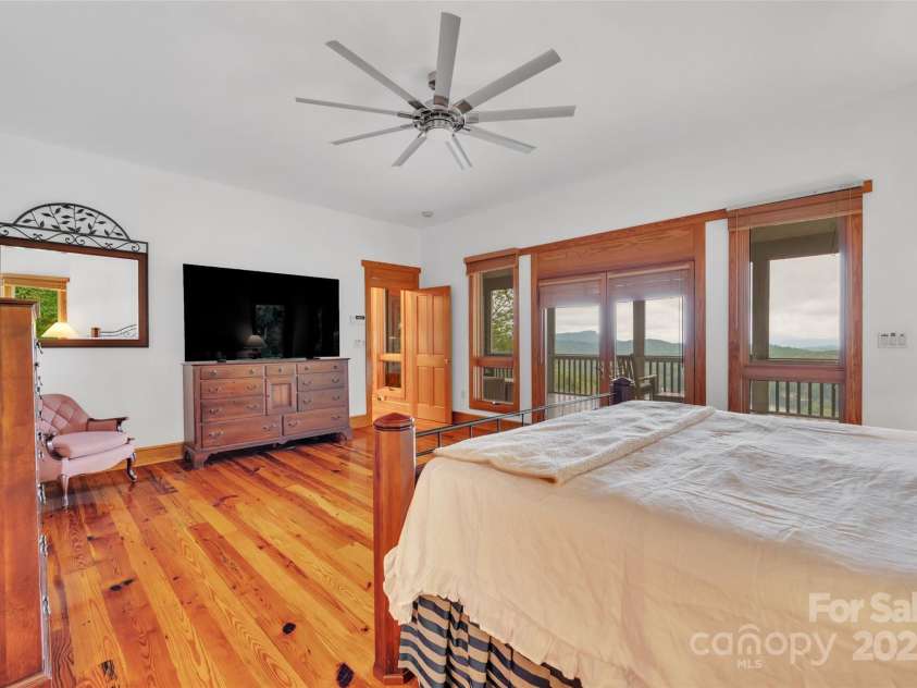 363 Lakeside Drive, Lake Toxaway, NC 28747.  MLS# CAR4292678, YatesRealty ID 34358. 