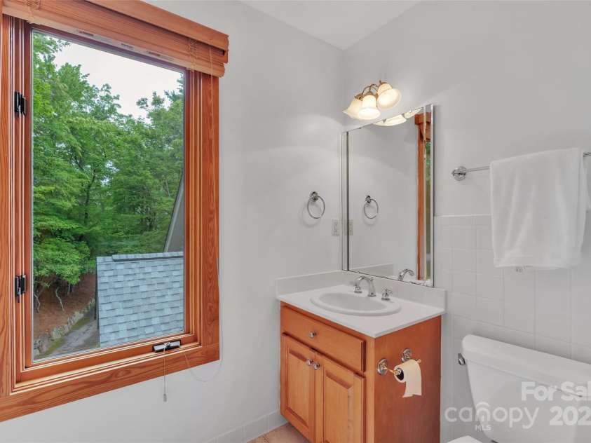 363 Lakeside Drive, Lake Toxaway, NC 28747.  MLS# CAR4292678, YatesRealty ID 34358. 