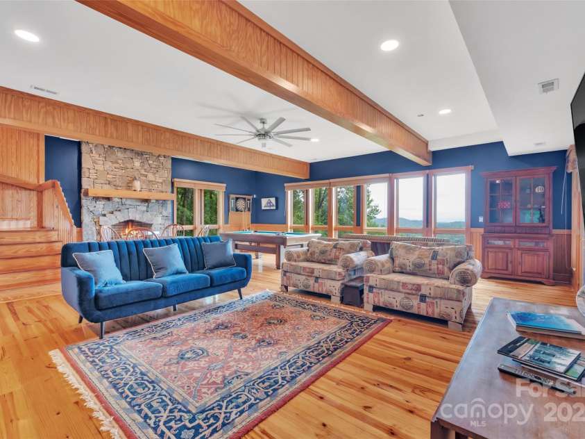 363 Lakeside Drive, Lake Toxaway, NC 28747.  MLS# CAR4292678, YatesRealty ID 34358. 