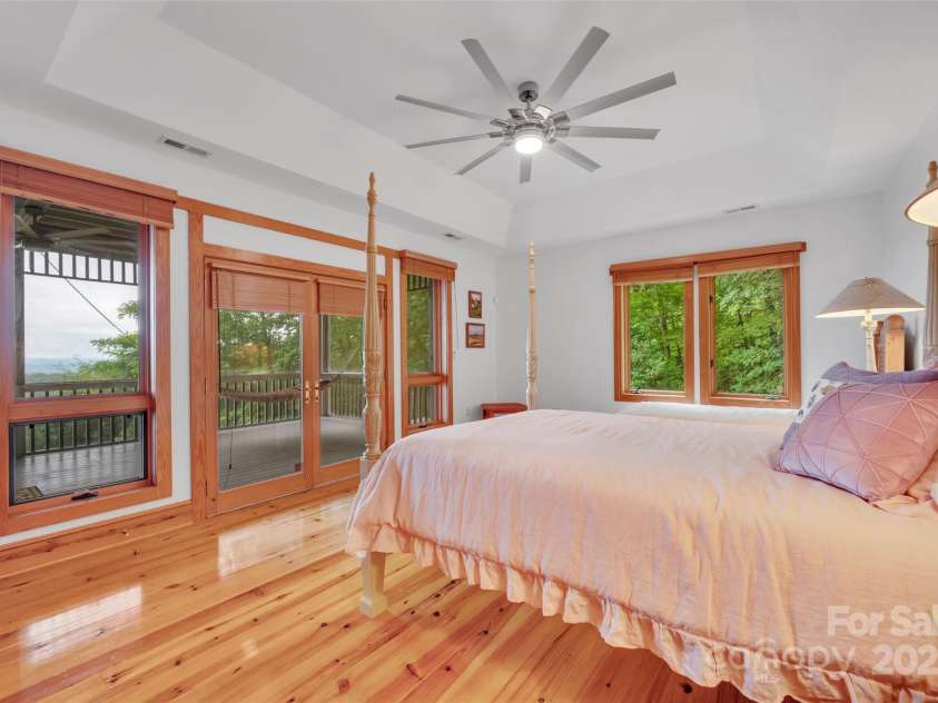 363 Lakeside Drive, Lake Toxaway, NC 28747.  MLS# CAR4292678, YatesRealty ID 34358. 