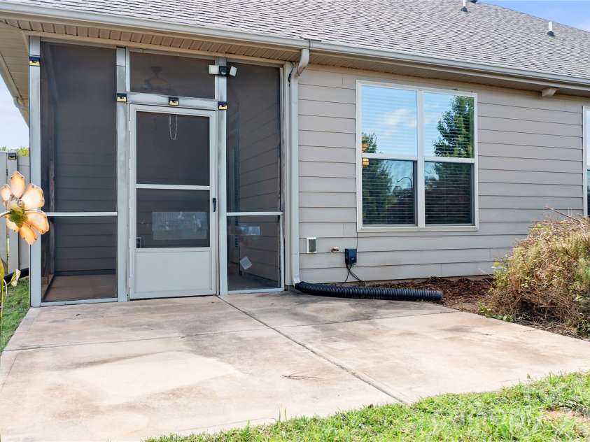 7271 Adirondack Drive, Denver, NC 28037.  MLS# CAR4392765, YatesRealty ID 34358. 