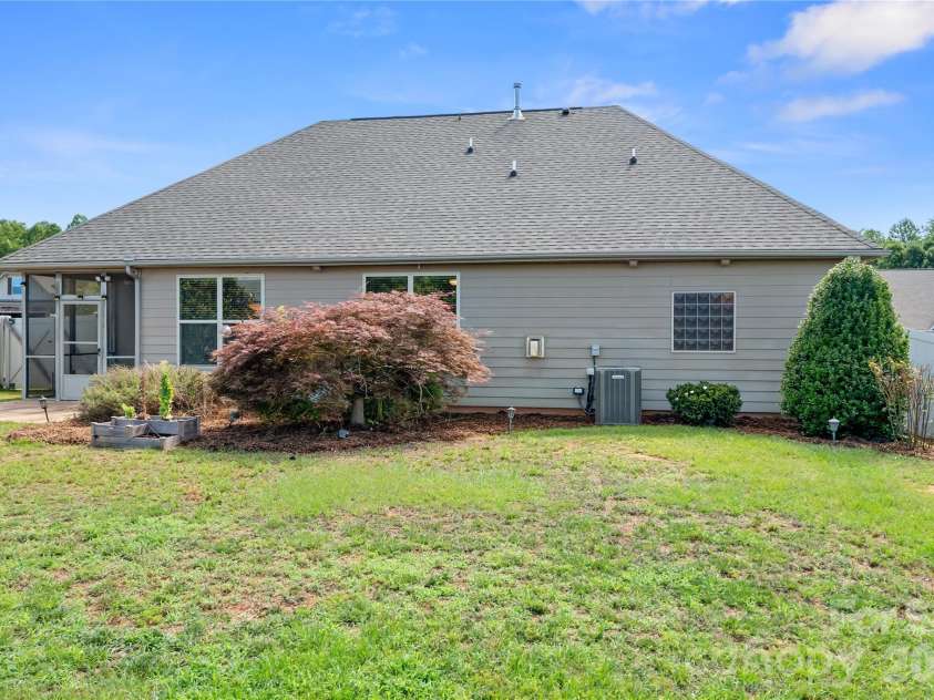 7271 Adirondack Drive, Denver, NC 28037.  MLS# CAR4392765, YatesRealty ID 34358. 