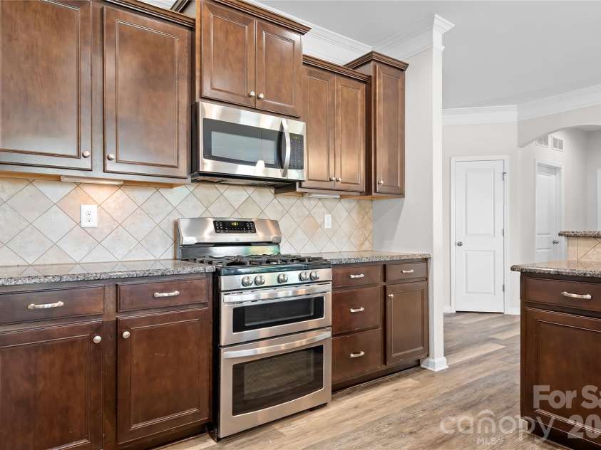 7271 Adirondack Drive, Denver, NC 28037.  MLS# CAR4392765, YatesRealty ID 34358. Kitchen