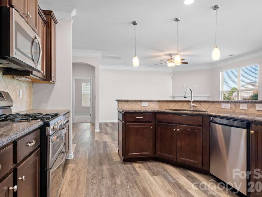 7271 Adirondack Drive, Denver, NC 28037.  MLS# CAR4392765, YatesRealty ID 34358. Kitchen