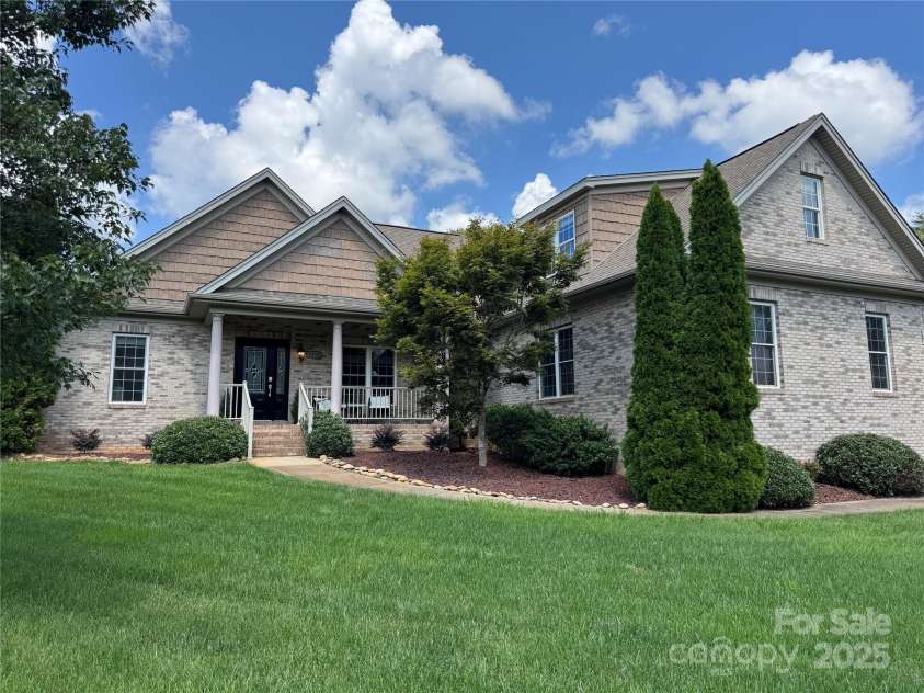 3331 Cayton Drive, Maiden, NC 28650.  MLS# CAR4293392, YatesRealty ID 34359. 