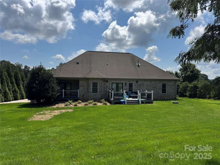 3331 Cayton Drive, Maiden, NC 28650.  MLS# CAR4293392, YatesRealty ID 34359. 