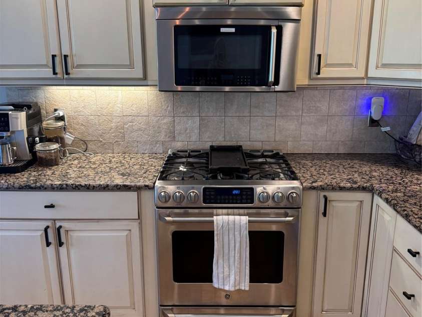 3331 Cayton Drive, Maiden, NC 28650.  MLS# CAR4293392, YatesRealty ID 34359. 