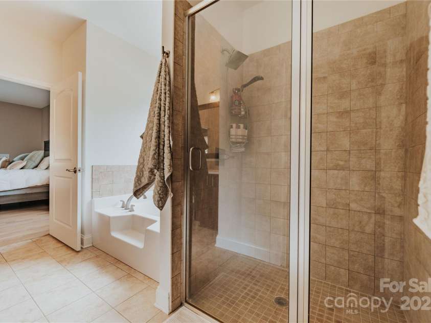 3331 Cayton Drive, Maiden, NC 28650.  MLS# CAR4293392, YatesRealty ID 34359. Custom tile shower