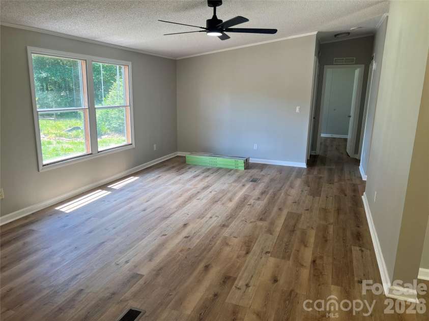 373 Griggs Road, Clover, SC 29710.  MLS# CAR4398448, YatesRealty ID 34359. 