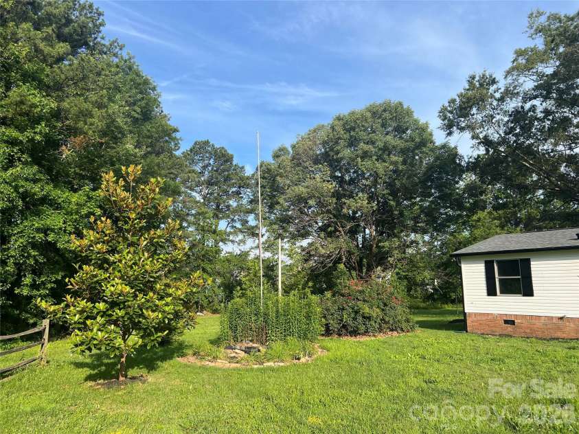 373 Griggs Road, Clover, SC 29710.  MLS# CAR4398448, YatesRealty ID 34359. 