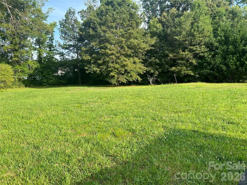 373 Griggs Road, Clover, SC 29710.  MLS# CAR4398448, YatesRealty ID 34359. 