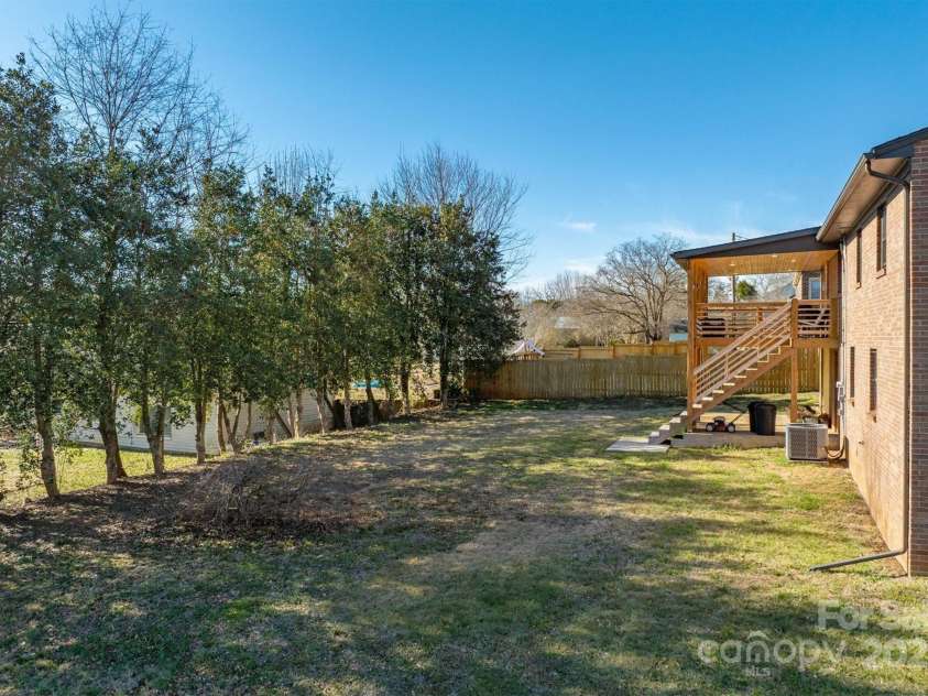 126 Stephens Drive, Morganton, NC 28655.  MLS# CAR4227844, YatesRealty ID 3436. 