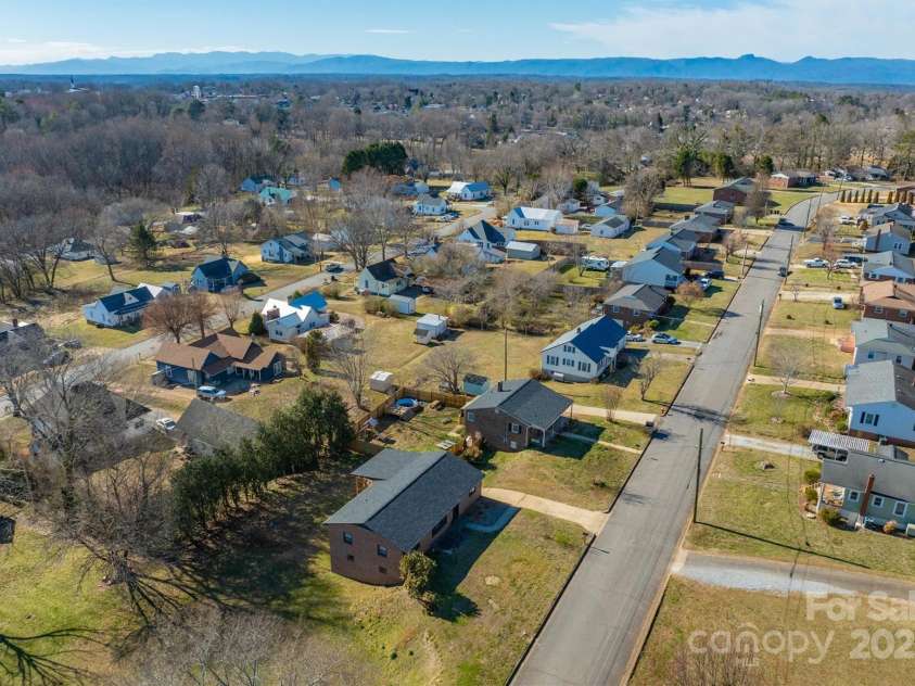 126 Stephens Drive, Morganton, NC 28655.  MLS# CAR4227844, YatesRealty ID 3436. 