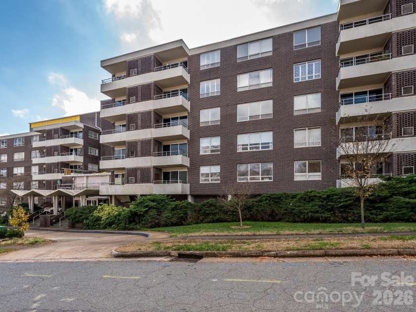 1300 Reece Road, Charlotte, NC 28209.  MLS# CAR4318620, YatesRealty ID 3436. Historic Kimberlee