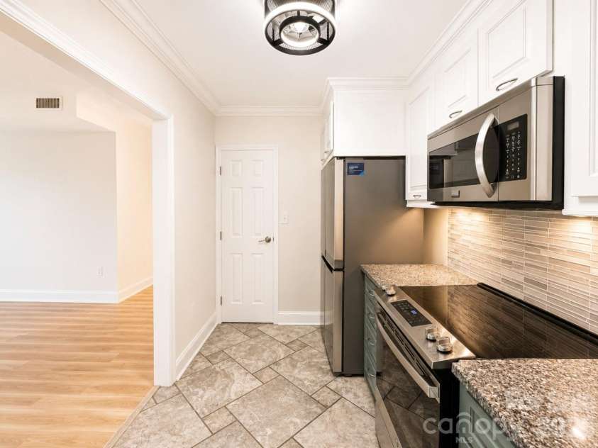 1300 Reece Road, Charlotte, NC 28209.  MLS# CAR4402266, YatesRealty ID 3436. 