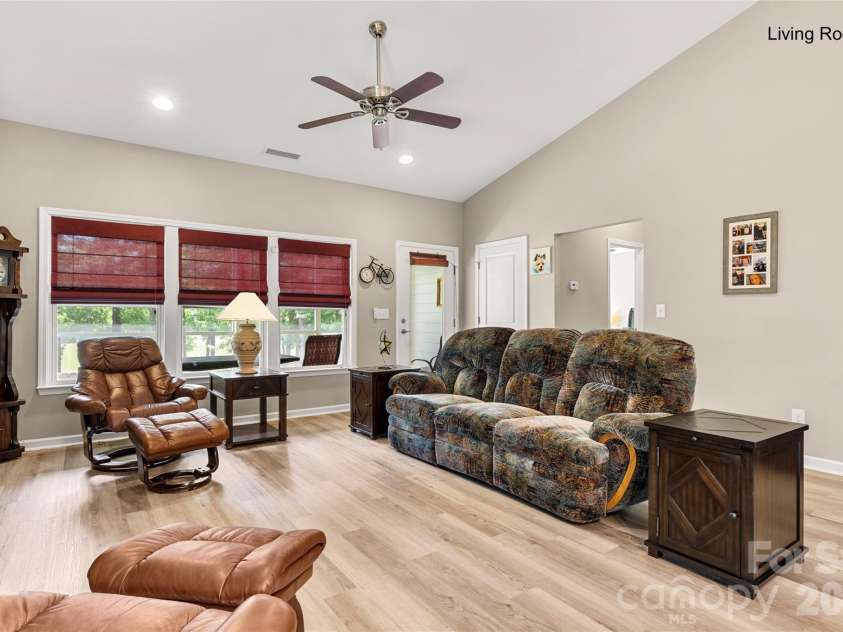 25566 Seagull Drive, Lancaster, SC 29720.  MLS# CAR4391988, YatesRealty ID 34360. 