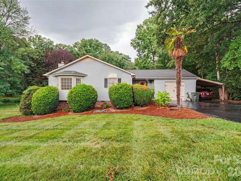 1271 India Hook Road, Rock Hill, SC 29732.  MLS# CAR4396409, YatesRealty ID 34361. 