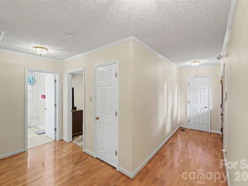 1271 India Hook Road, Rock Hill, SC 29732.  MLS# CAR4396409, YatesRealty ID 34361. 