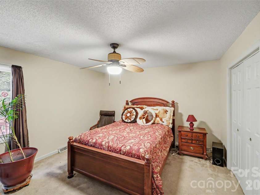 1271 India Hook Road, Rock Hill, SC 29732.  MLS# CAR4396409, YatesRealty ID 34361. 