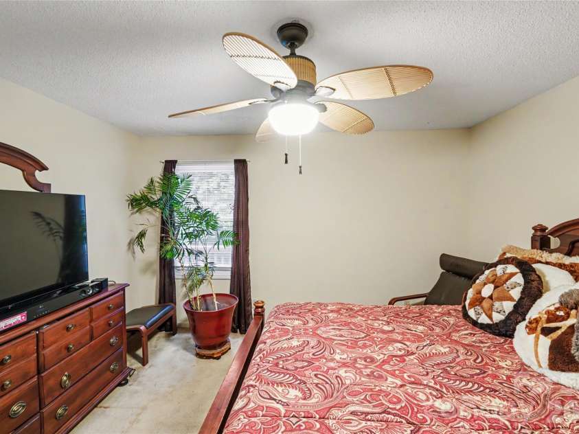1271 India Hook Road, Rock Hill, SC 29732.  MLS# CAR4396409, YatesRealty ID 34361. 