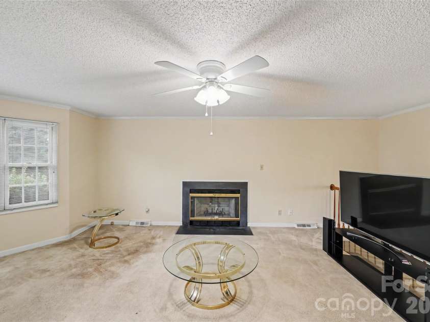 1271 India Hook Road, Rock Hill, SC 29732.  MLS# CAR4396409, YatesRealty ID 34361. 