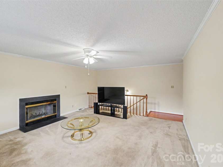 1271 India Hook Road, Rock Hill, SC 29732.  MLS# CAR4396409, YatesRealty ID 34361. 