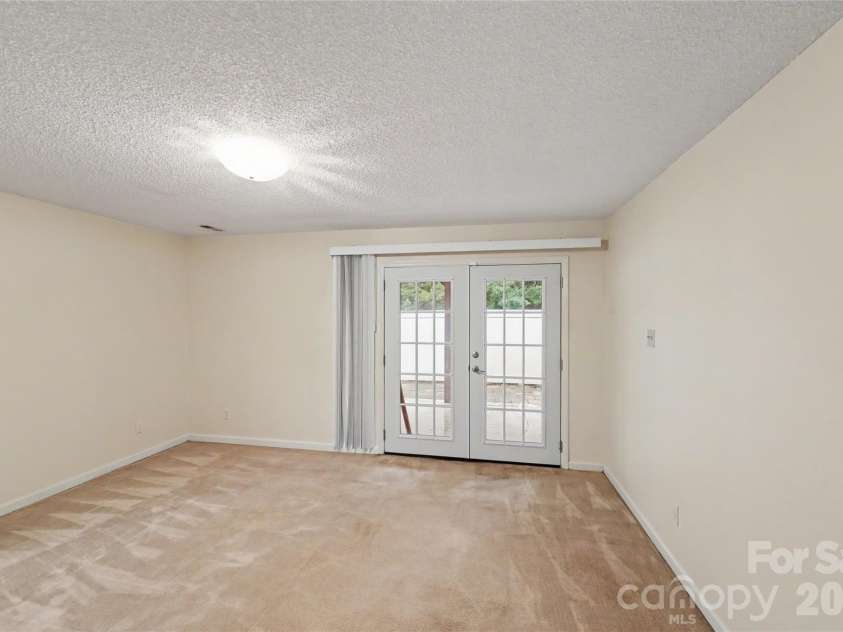 1271 India Hook Road, Rock Hill, SC 29732.  MLS# CAR4396409, YatesRealty ID 34361. 