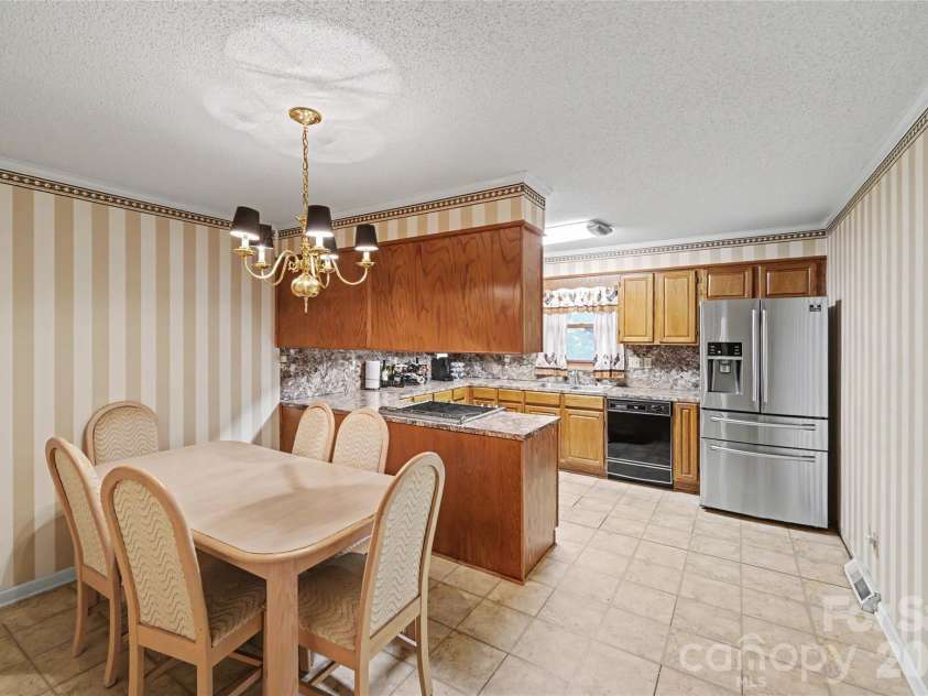 1271 India Hook Road, Rock Hill, SC 29732.  MLS# CAR4396409, YatesRealty ID 34361. 