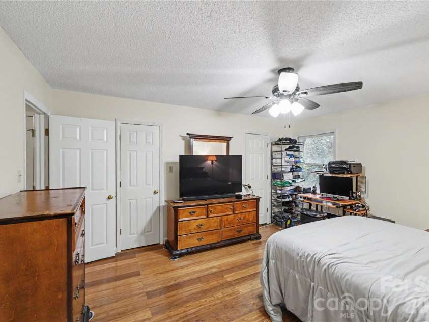 1271 India Hook Road, Rock Hill, SC 29732.  MLS# CAR4396409, YatesRealty ID 34361. 