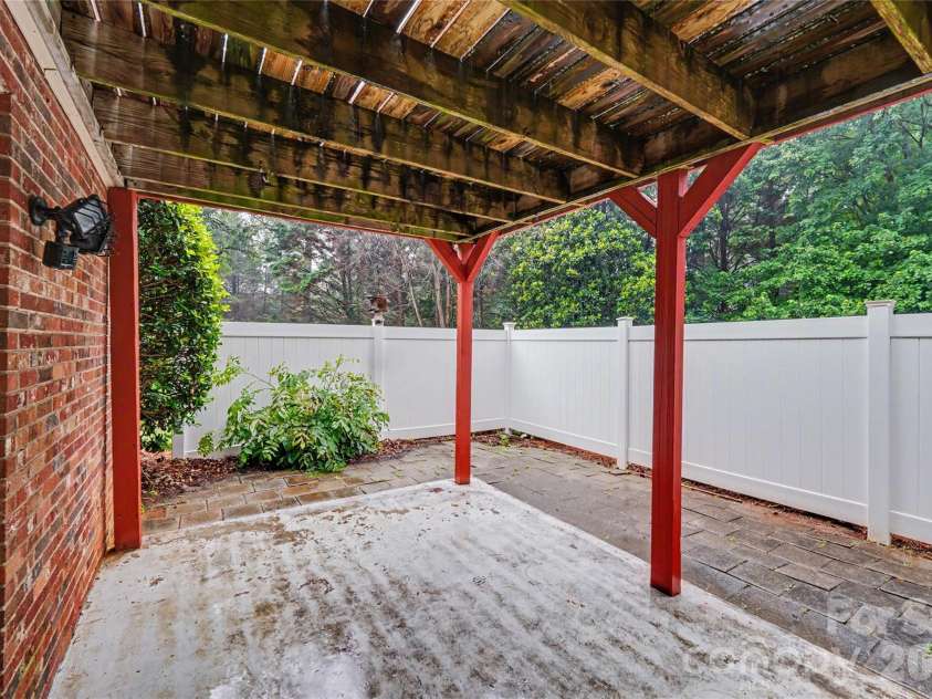 1271 India Hook Road, Rock Hill, SC 29732.  MLS# CAR4396409, YatesRealty ID 34361. 