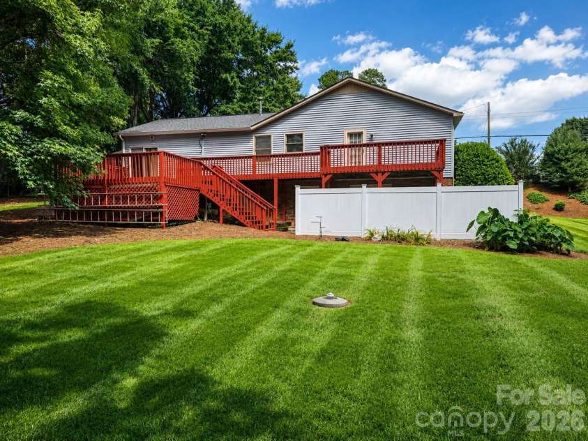 1271 India Hook Road, Rock Hill, SC 29732.  MLS# CAR4396409, YatesRealty ID 34361. 