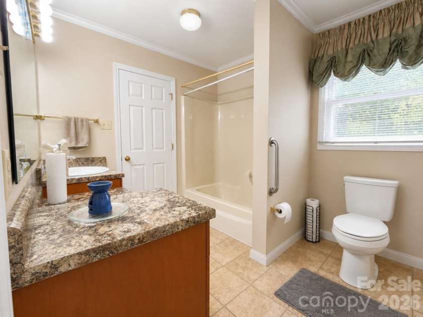 1271 India Hook Road, Rock Hill, SC 29732.  MLS# CAR4396409, YatesRealty ID 34361. 