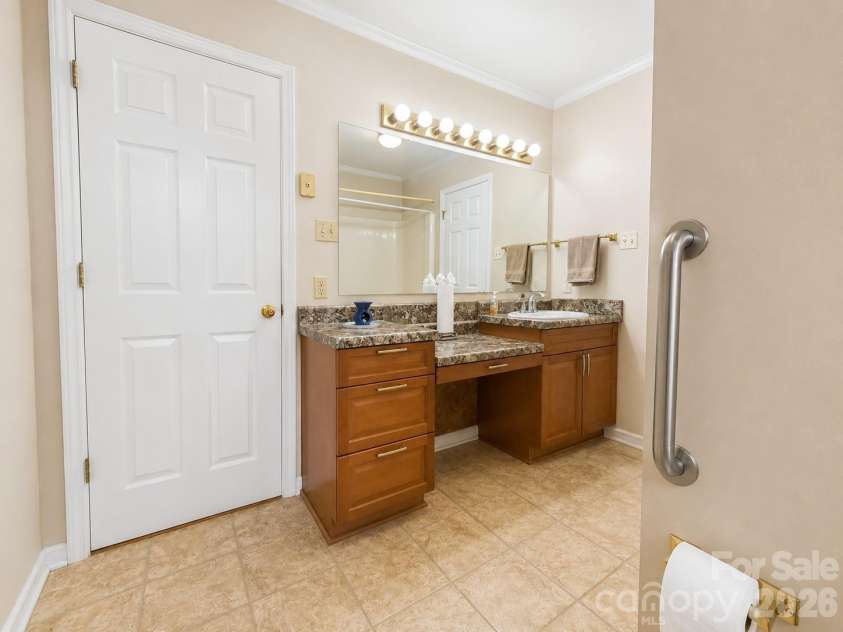 1271 India Hook Road, Rock Hill, SC 29732.  MLS# CAR4396409, YatesRealty ID 34361. 