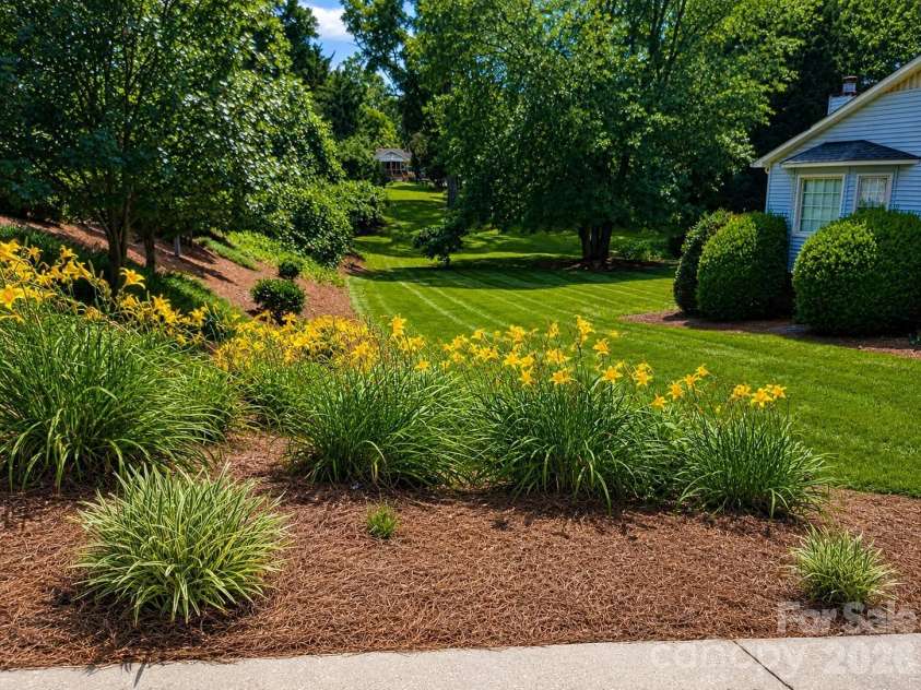 1271 India Hook Road, Rock Hill, SC 29732.  MLS# CAR4396409, YatesRealty ID 34361. 