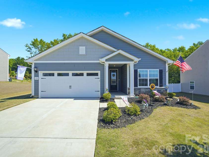 124 Sina Street, Troutman, NC 28166.  MLS# CAR4383028, YatesRealty ID 34362. 