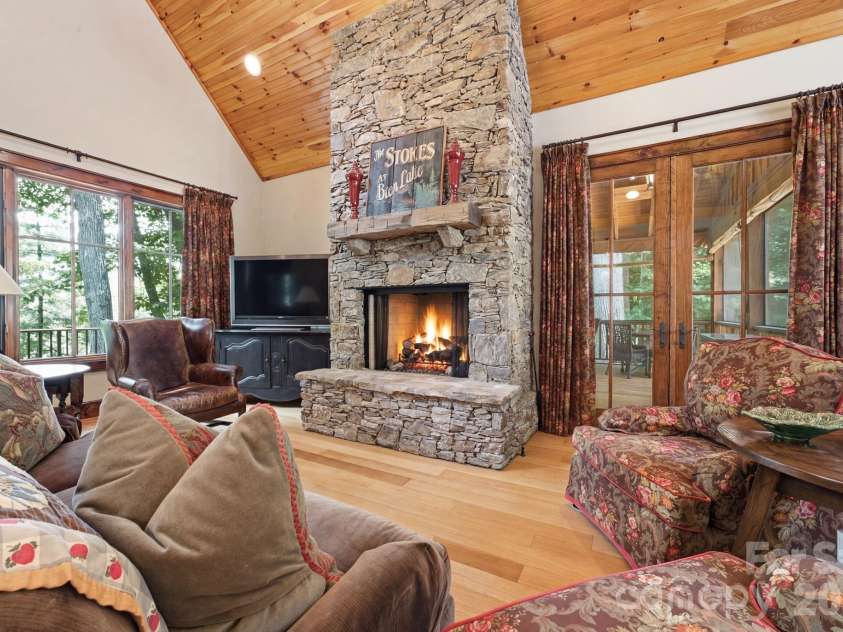 185 Songcatcher Court, Tuckasegee, NC 28783.  MLS# CAR4397317, YatesRealty ID 34363. 