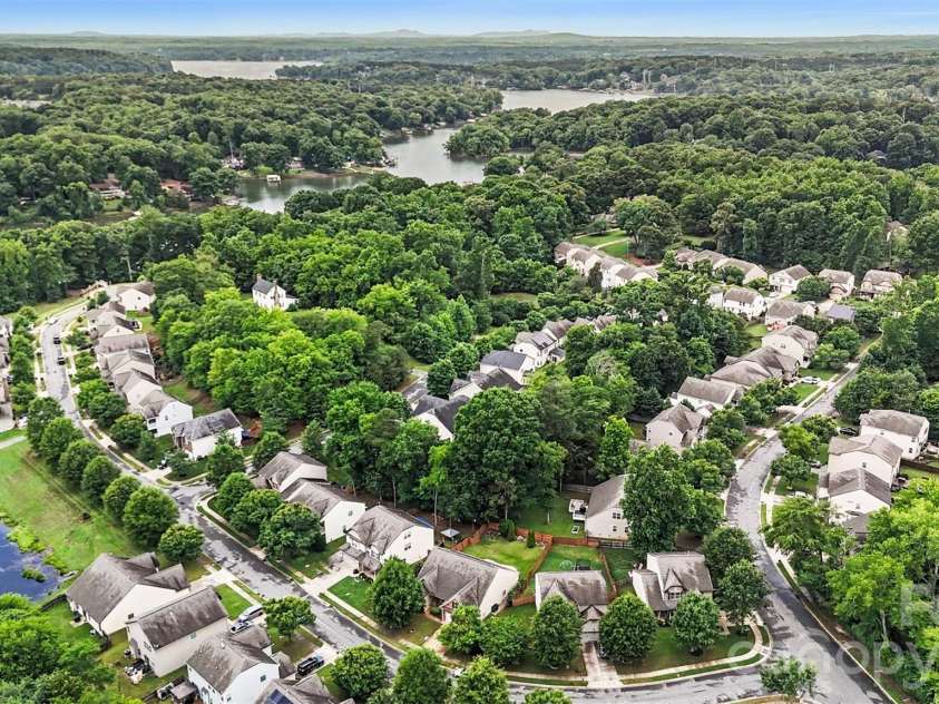10718 Cove Point Drive, Charlotte, NC 28278.  MLS# CAR4387399, YatesRealty ID 34364. Aerial of community