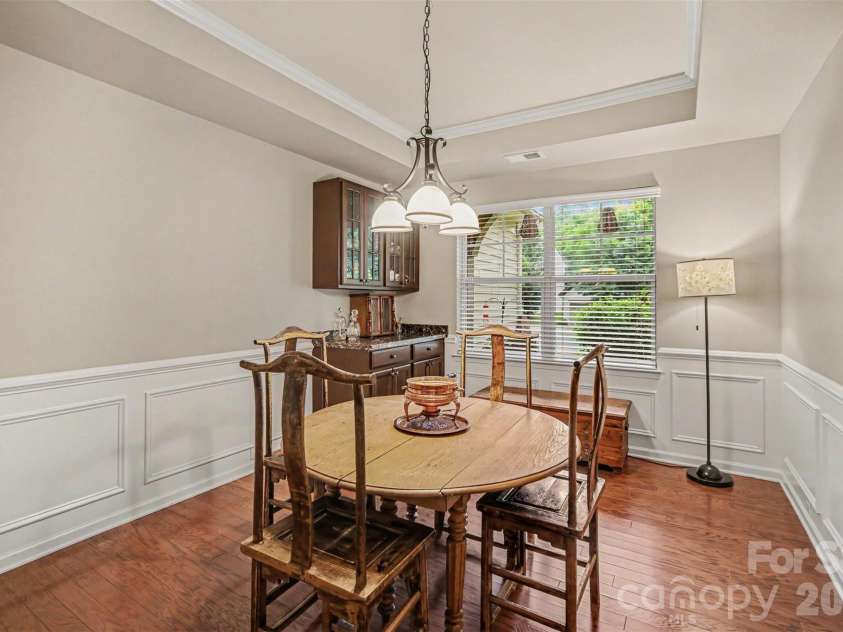 10718 Cove Point Drive, Charlotte, NC 28278.  MLS# CAR4387399, YatesRealty ID 34364. Formal dining room