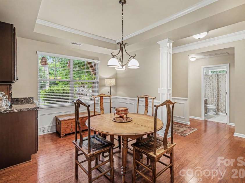 10718 Cove Point Drive, Charlotte, NC 28278.  MLS# CAR4387399, YatesRealty ID 34364. Formal dining room
