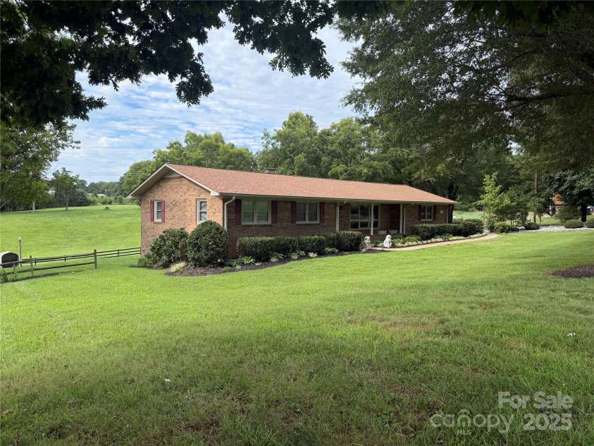 256 Johnson Dairy Road, Mooresville, NC 28115.  MLS# CAR4293725, YatesRealty ID 34364. 