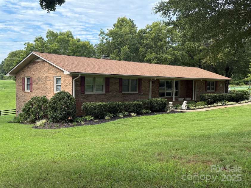 256 Johnson Dairy Road, Mooresville, NC 28115.  MLS# CAR4293725, YatesRealty ID 34364. 
