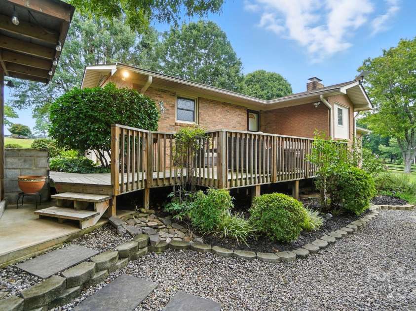 256 Johnson Dairy Road, Mooresville, NC 28115.  MLS# CAR4293725, YatesRealty ID 34364. 