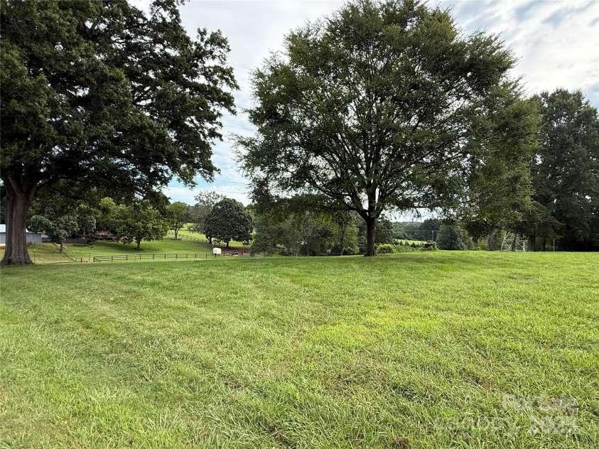 256 Johnson Dairy Road, Mooresville, NC 28115.  MLS# CAR4293725, YatesRealty ID 34364. 