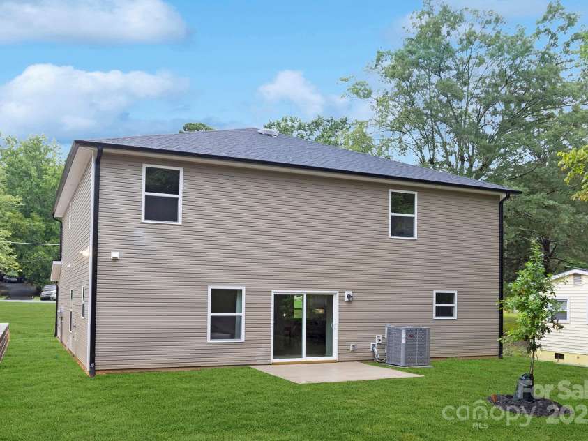 13544 Central Avenue, Huntersville, NC 28078.  MLS# CAR4279138, YatesRealty ID 34366. 
