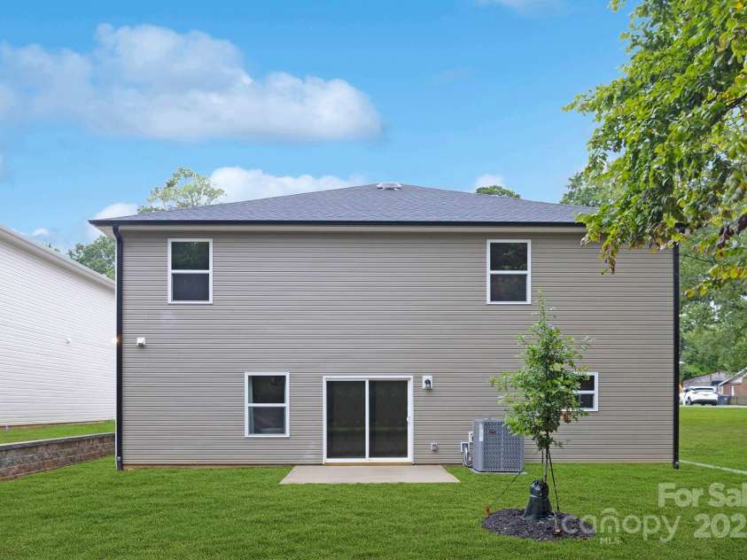 13544 Central Avenue, Huntersville, NC 28078.  MLS# CAR4279138, YatesRealty ID 34366. 