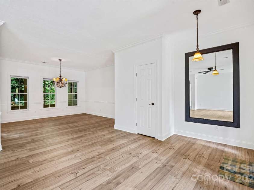 623 Carriage Commons Drive, Hendersonville, NC 28791.  MLS# CAR4283939, YatesRealty ID 34367. 