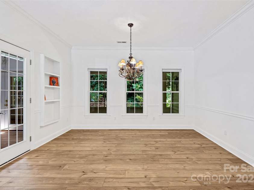 623 Carriage Commons Drive, Hendersonville, NC 28791.  MLS# CAR4283939, YatesRealty ID 34367. 