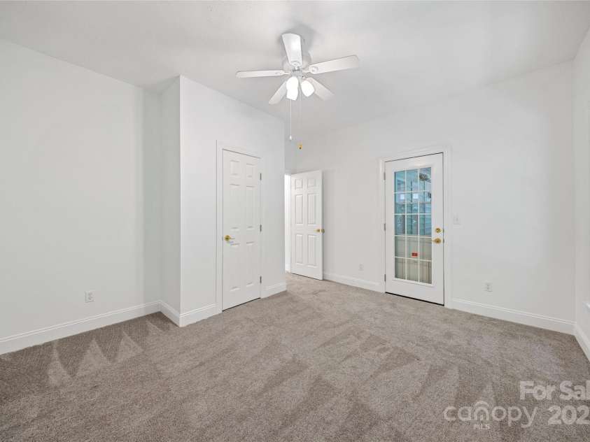 623 Carriage Commons Drive, Hendersonville, NC 28791.  MLS# CAR4283939, YatesRealty ID 34367. 