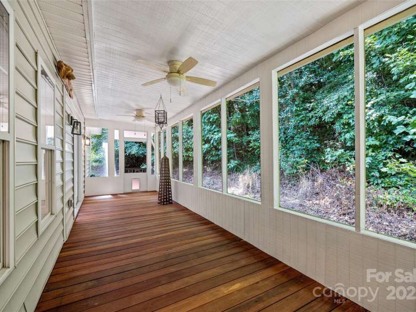 623 Carriage Commons Drive, Hendersonville, NC 28791.  MLS# CAR4283939, YatesRealty ID 34367. 